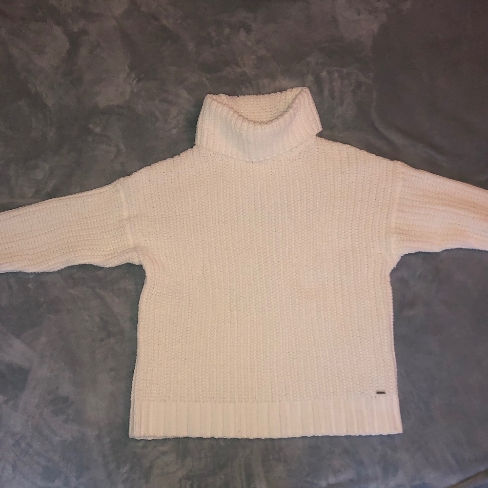 Hollister White Knit Turtleneck Sweater
